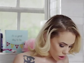 Blonde Latina shaves pussy in shower anent make it with man in bed