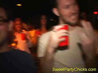 Wicked party chicks doing it in public